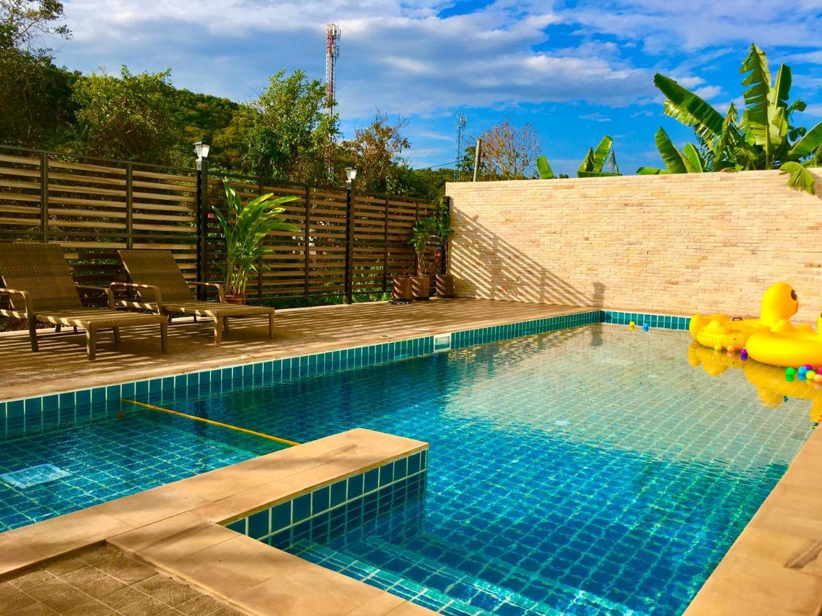 Koh Larn Riviera Hotel Exterior photo