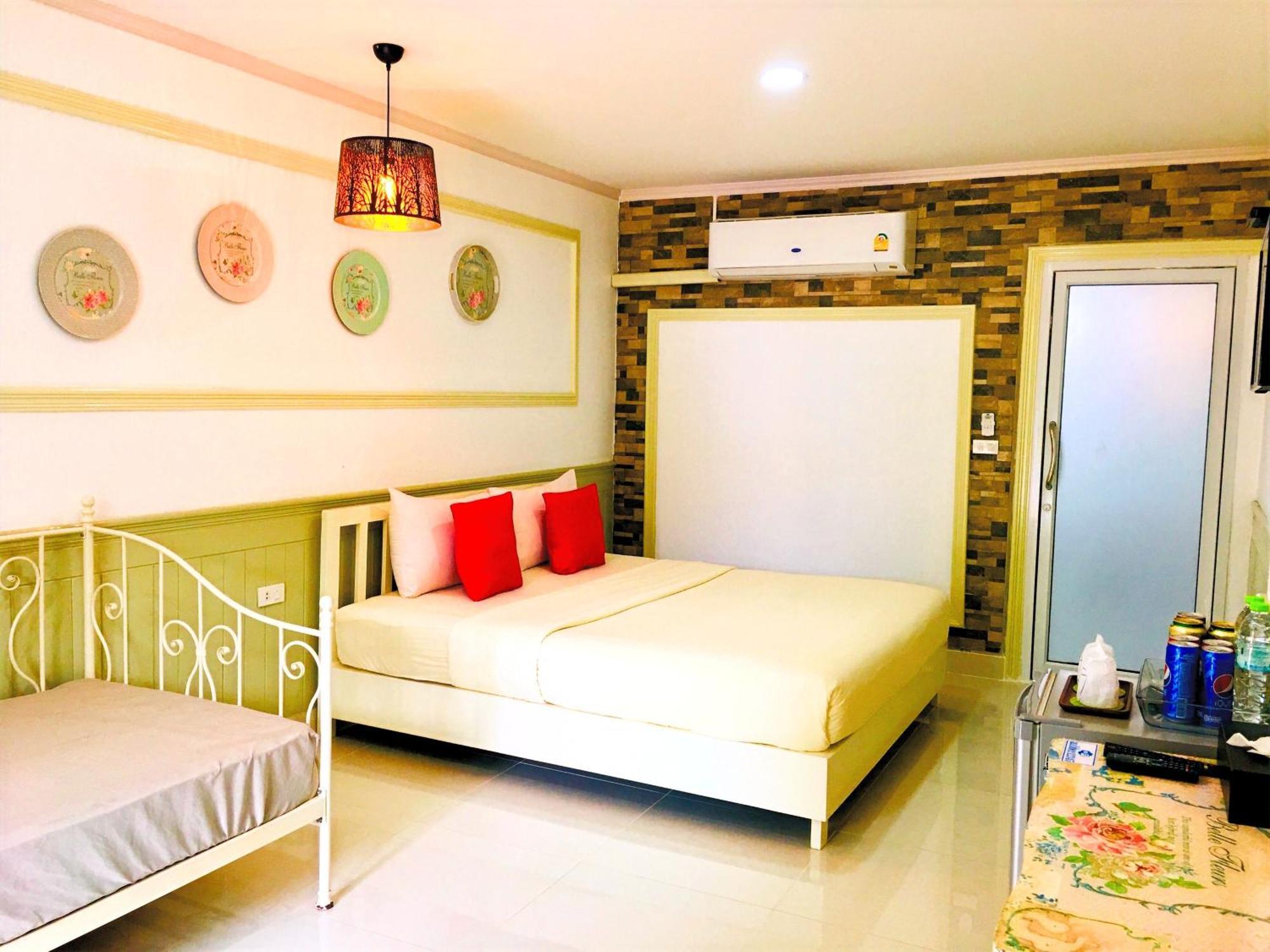 Koh Larn Riviera Hotel Exterior photo
