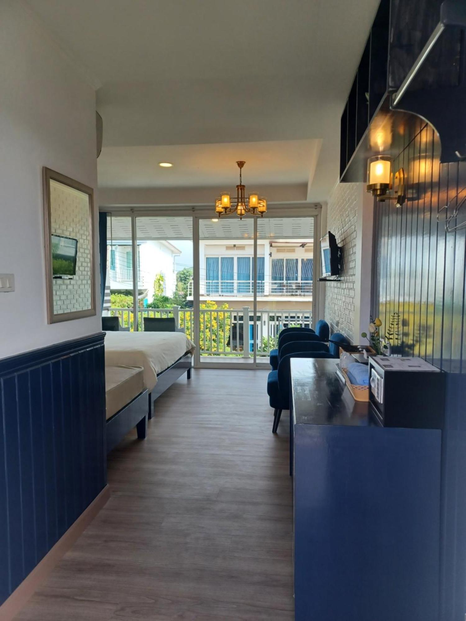 Koh Larn Riviera Hotel Exterior photo