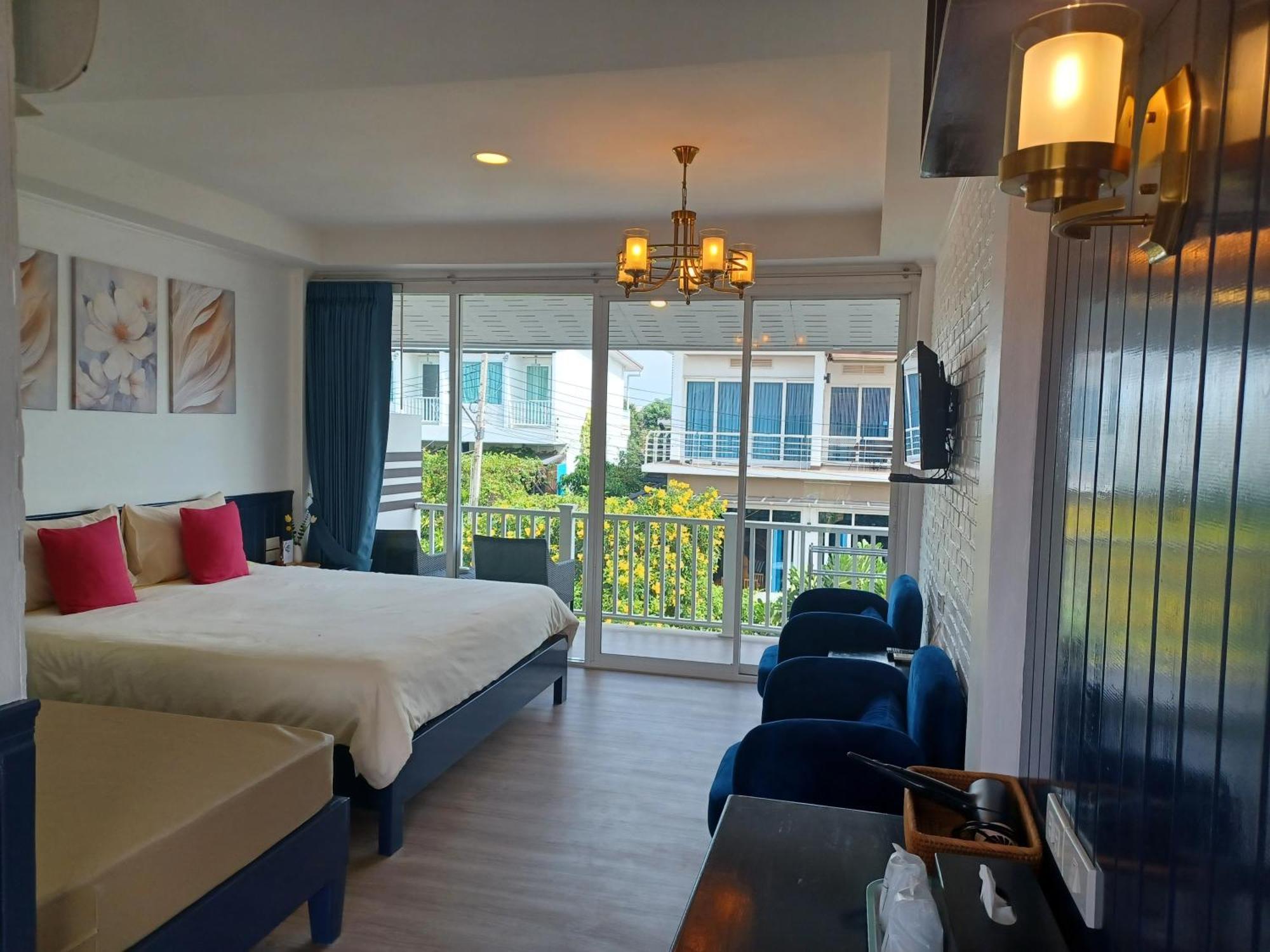 Koh Larn Riviera Hotel Exterior photo
