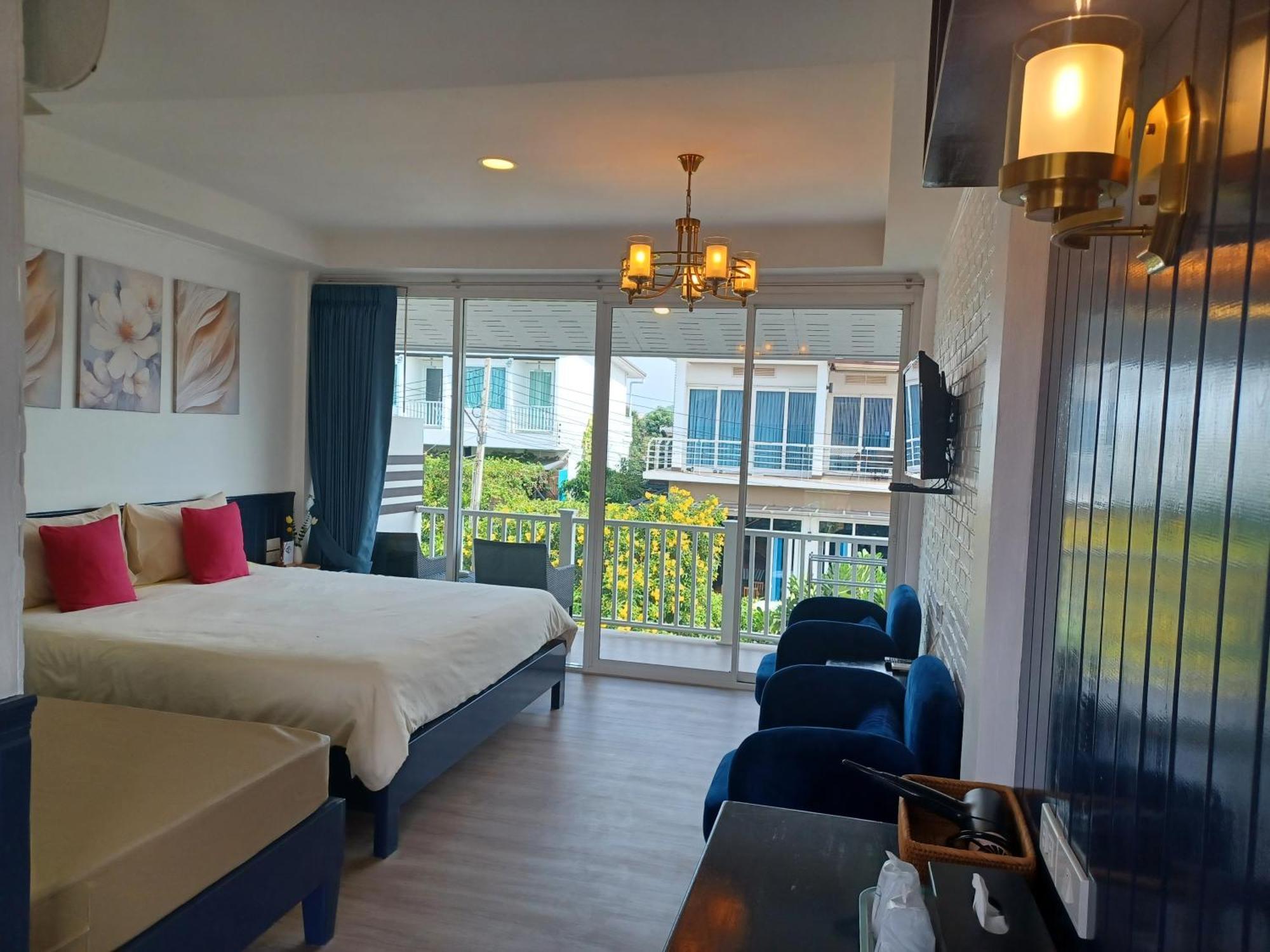 Koh Larn Riviera Hotel Exterior photo